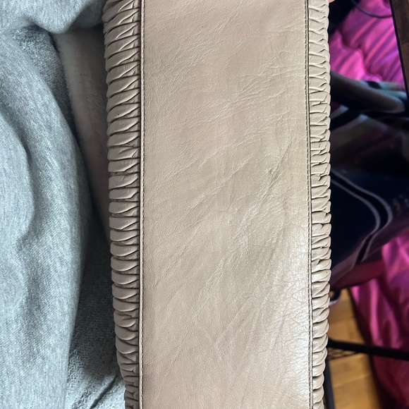 COACH🩷 Ashley gathered leather satchel. - Picture 4 of 9